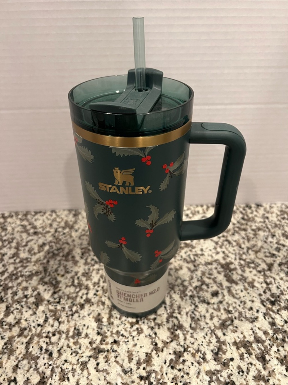 Stanley Green Holiday Holly Quencher H2.0 Tumbler with Handle New 40 Oz